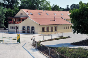  Královický Dvůr  Слани 